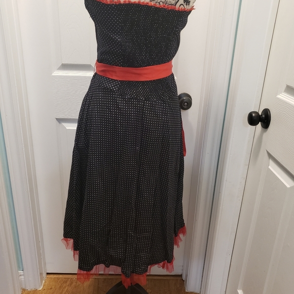 Strapless dress - Picture 2 of 3